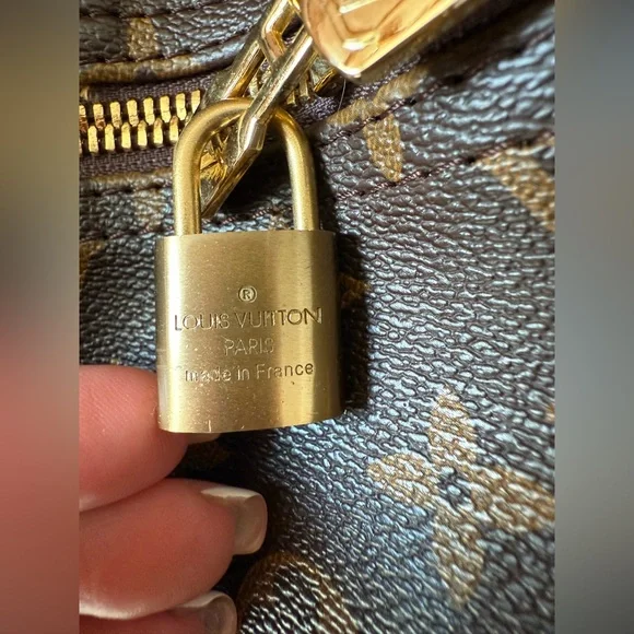 NEW Brown Monogram L/V Travel Bag - Picture 13 of 14